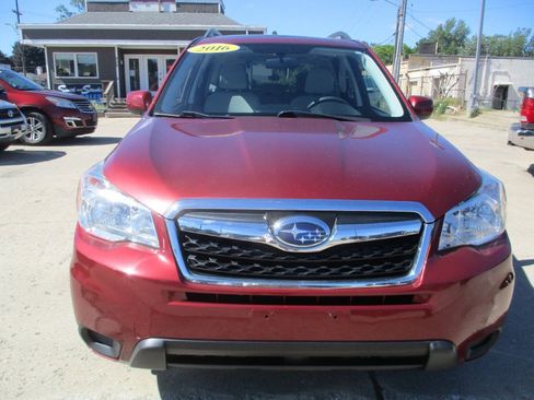 Used 2016 Subaru Forester 2.5i Premium w/ All-Weather Package AWD/4WD image 9