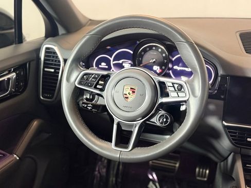 Used 2023 Porsche Cayenne S Platinum w/ Premium Package Plus image 12