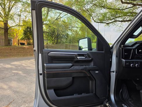 Used 2024 GMC Sierra 2500 AT4 w/ AT4 Preferred Package AWD/4WD image 31
