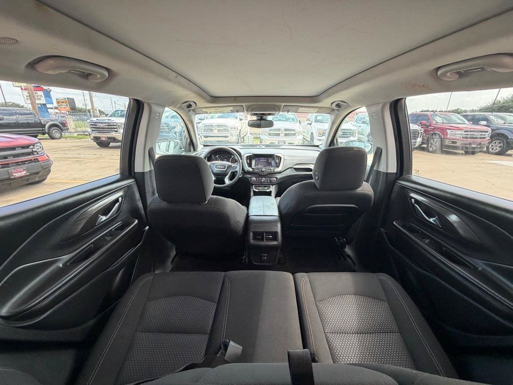 Used 2023 GMC Terrain SLE w/ Driver Convenience Package FWD image 16