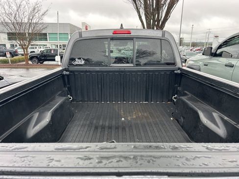 Used 2022 Toyota Tacoma SR image 7