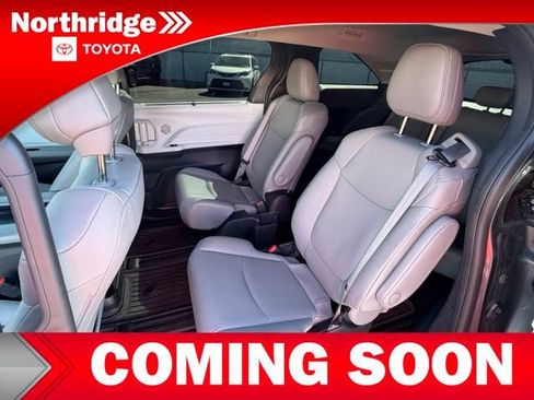 Certified 2025 Toyota Sienna XLE FWD image 7