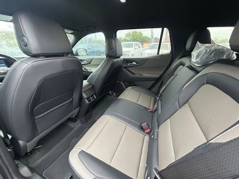 New 2026 Chevrolet Equinox LT w/ Convenience Package II FWD image 15