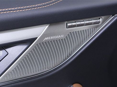 Certified 2025 Jaguar F-PACE R-Dynamic S AWD/4WD image 19
