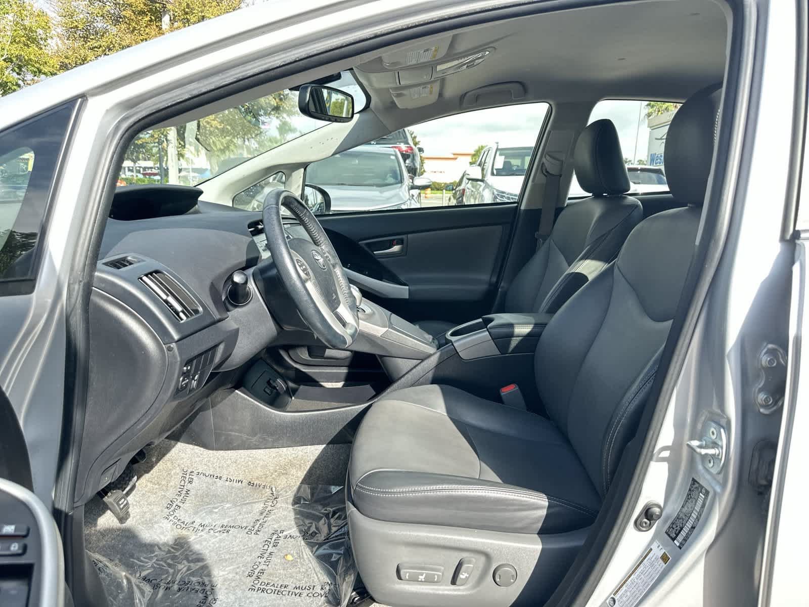 Used 2015 Toyota Prius Four FWD image 13