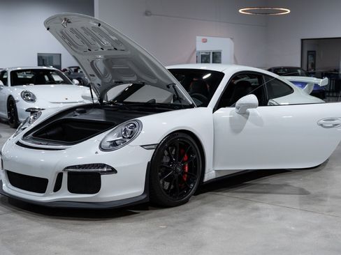 Used 2015 Porsche 911 GT3 RWD image 32