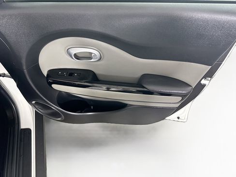 Used 2015 Kia Soul + w/ Audio Package FWD image 30