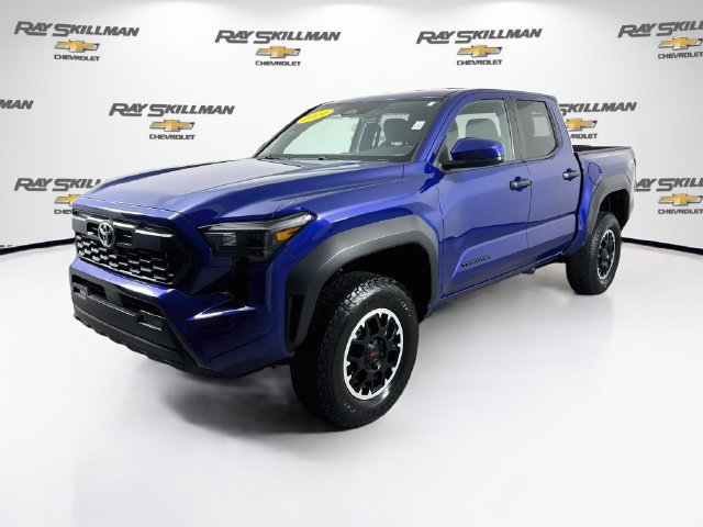 Used 2024 Toyota Tacoma TRD Off-Road AWD/4WD image 3