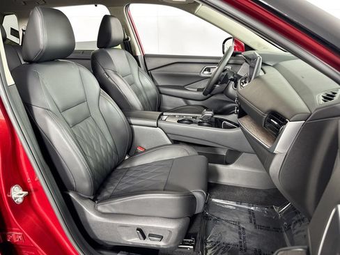 Used 2025 Nissan Rogue Platinum w/ Platinum Premium Package FWD image 36