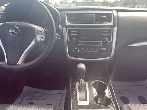 Used 2017 Nissan Altima 2.5 S w/ Power Driver Seat Package FWD image 8