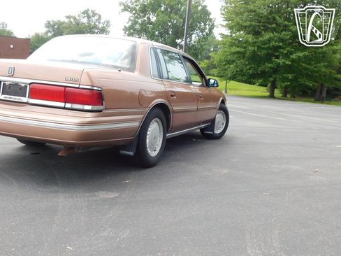 Used 1992 Lincoln Continental Executive image 29