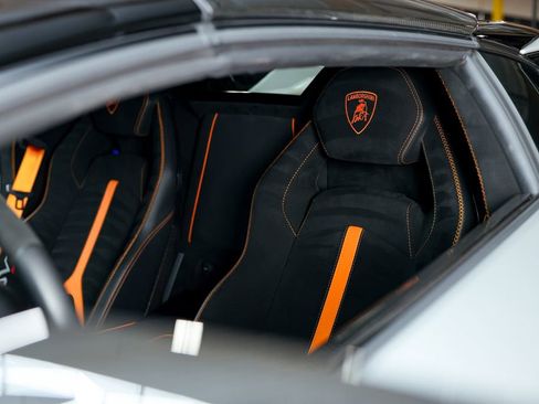 Used 2021 Lamborghini Aventador SVJ image 15
