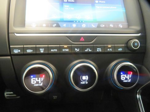 Used 2020 Jaguar E-PACE R-Dynamic SE AWD/4WD image 39