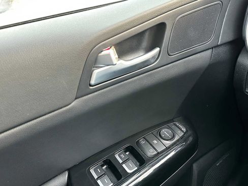Used 2022 Kia Sportage SX image 35