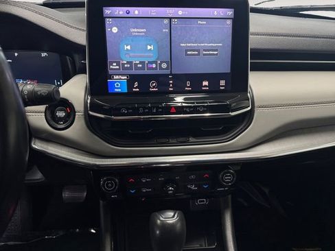 Used 2022 Jeep Compass Limited w/ Elite Group image 5