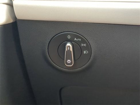 New 2025 Volkswagen Taos SE image 26