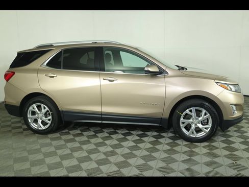 Used 2018 Chevrolet Equinox LT AWD/4WD image 17