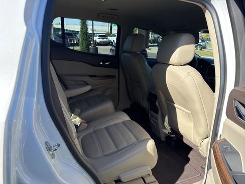 Used 2017 GMC Acadia Denali image 12