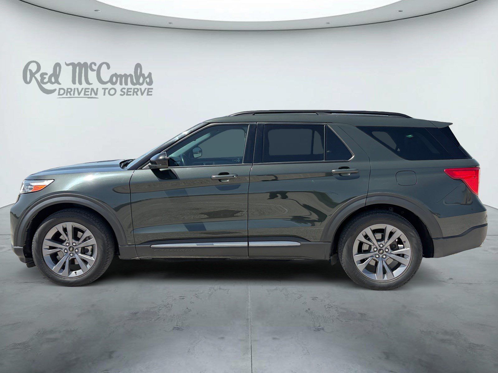 Used 2022 Ford Explorer XLT w/ Equipment Group 202A RWD image 8