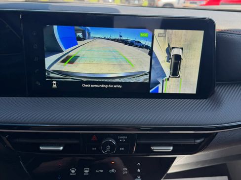 Used 2025 Nissan Kicks SR AWD/4WD image 15