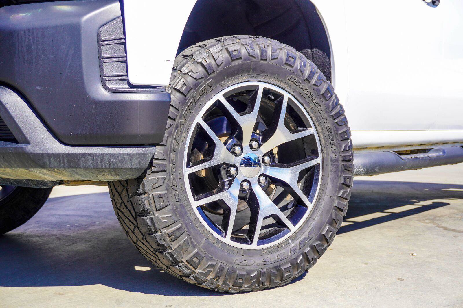 Used 2021 Chevrolet Silverado 1500 Custom Trail Boss w/ Realtree Special Edition AWD/4WD image 2