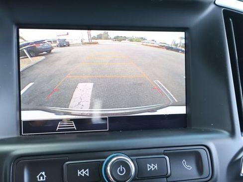 Used 2023 GMC Terrain SLE FWD image 28