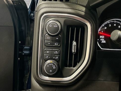 Used 2022 Chevrolet Silverado 1500 RST w/ Convenience Package II AWD/4WD image 10