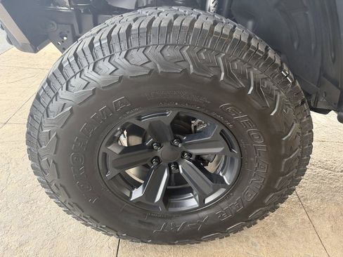 Used 2020 Jeep Gladiator Sport w/ Quick Order Package 24S image 11