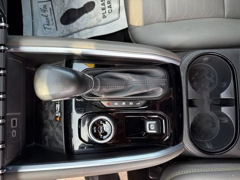 Used 2024 Chevrolet Colorado ZR2 w/ ZR2 Convenience Package III AWD/4WD image 31