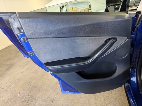 Used 2020 Tesla Model Y Long Range AWD/4WD image 28