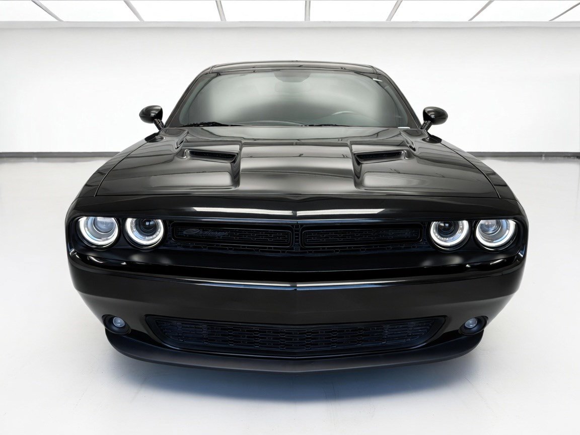 Used 2019 Dodge Challenger SXT w/ Blacktop Package RWD image 2
