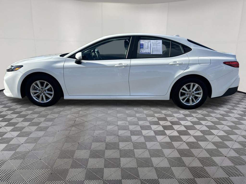 Used 2025 Toyota Camry LE FWD image 4