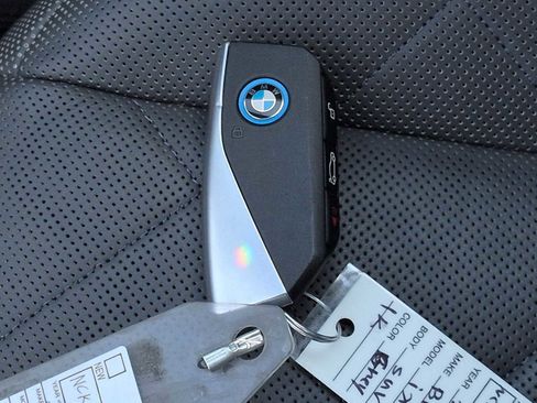 Certified 2022 BMW iX xDrive50 w/ Premium Package AWD/4WD image 37