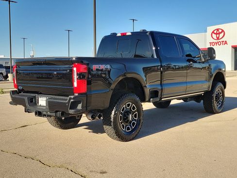 Used 2025 Ford F250 Platinum w/ FX4 Off-Road Package AWD/4WD image 4