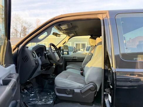 Used 2016 Ford F250 XL w/ XL Appearance Package AWD/4WD image 10