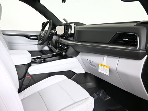 New 2026 Chevrolet Tahoe Premier AWD/4WD image 15