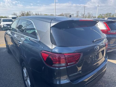 Used 2020 Kia Sorento LX image 12