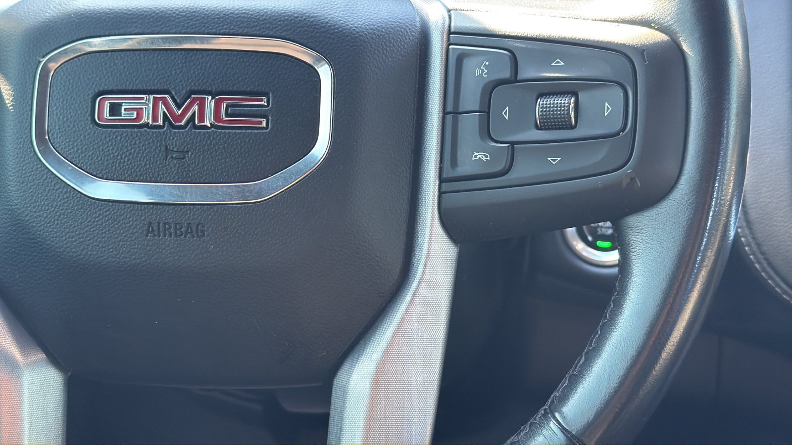 Used 2023 GMC Yukon XL SLE RWD image 12