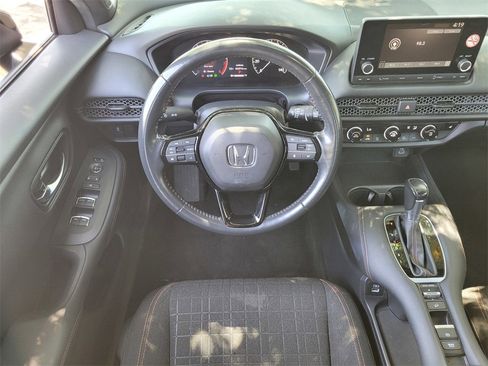 Used 2023 Honda HR-V Sport image 11