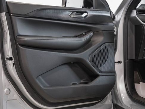 New 2025 Jeep Grand Cherokee Altitude image 35