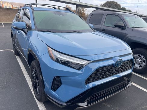 Used 2023 Toyota RAV4 SE image 2