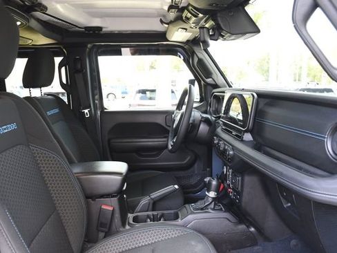 Used 2024 Jeep Wrangler Unlimited Rubicon 4xe w/ Technology Group image 29