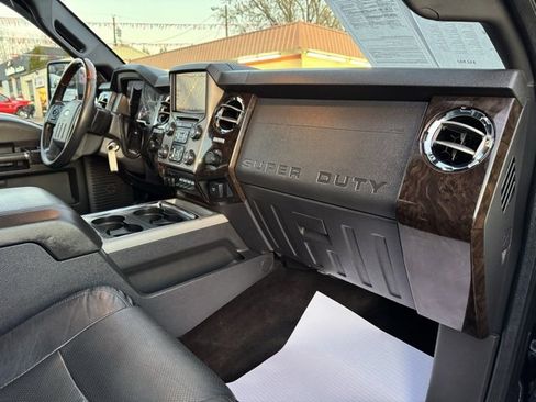 Used 2014 Ford F450 Platinum w/ Platinum Package image 15