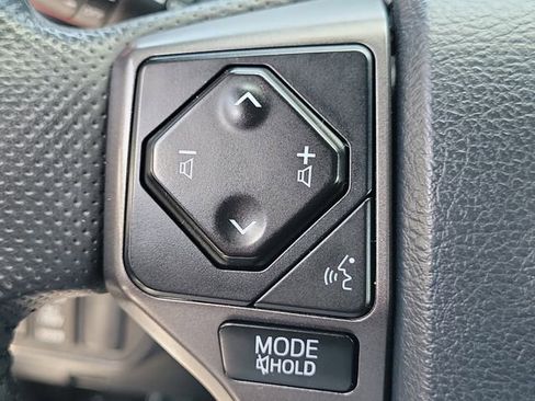 Used 2020 Toyota Tacoma TRD Sport AWD/4WD image 8