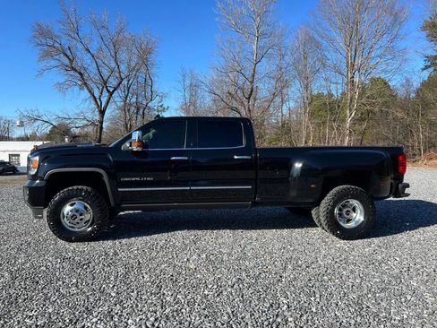 Used 2017 GMC Sierra 3500 Denali w/ Duramax Plus Package image 4