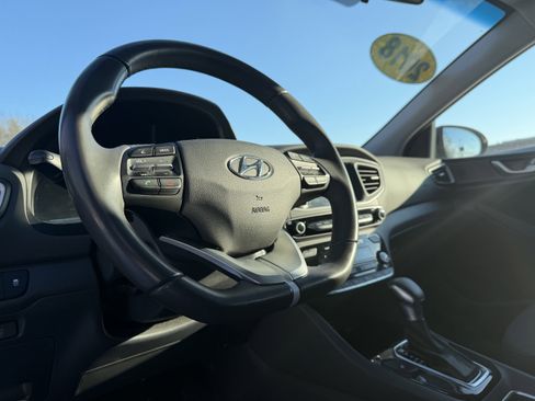 Used 2018 Hyundai Ioniq SEL image 17