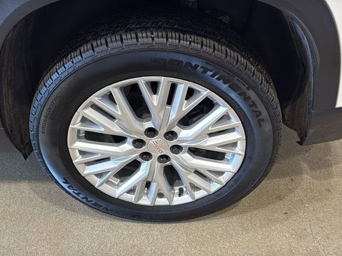 Used 2025 GMC Acadia Elevation w/ Elevation Premium Package image 10