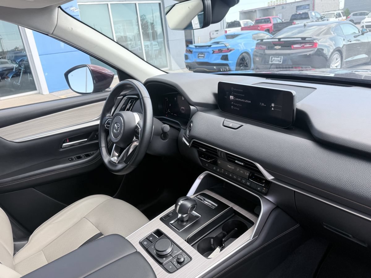Used 2024 MAZDA CX-90 Plug-In Hybrid w/ Premium Pkg AWD/4WD image 14