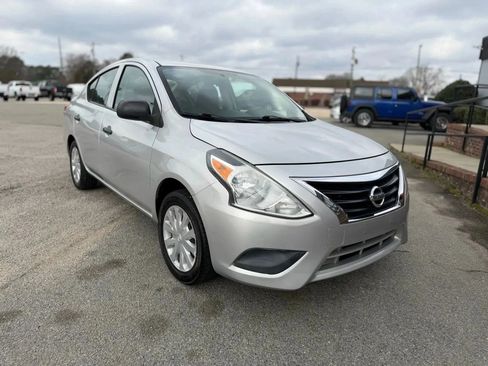 Used 2015 Nissan Versa S FWD image 5