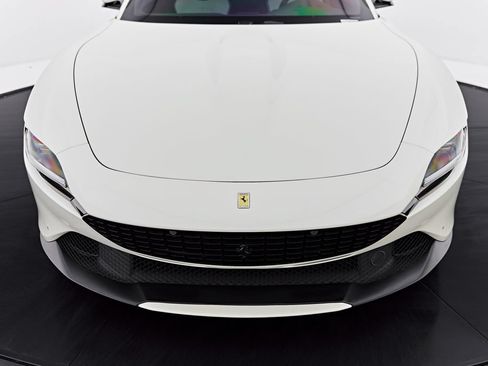 Used 2022 Ferrari Roma RWD image 19